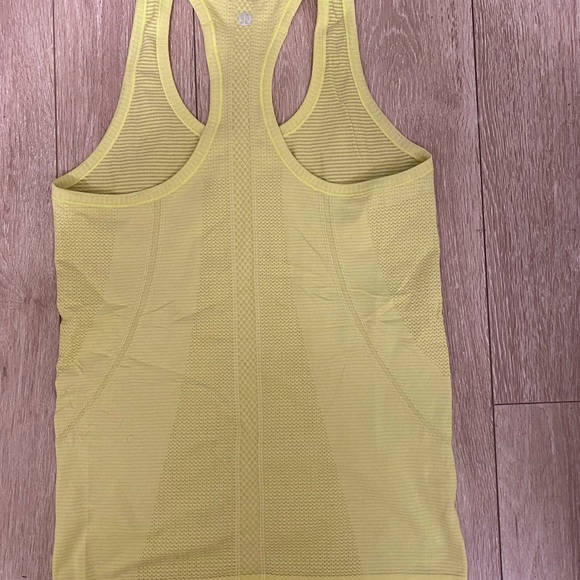 Swiftly Lululemon Tank - Picture 1 of 2
